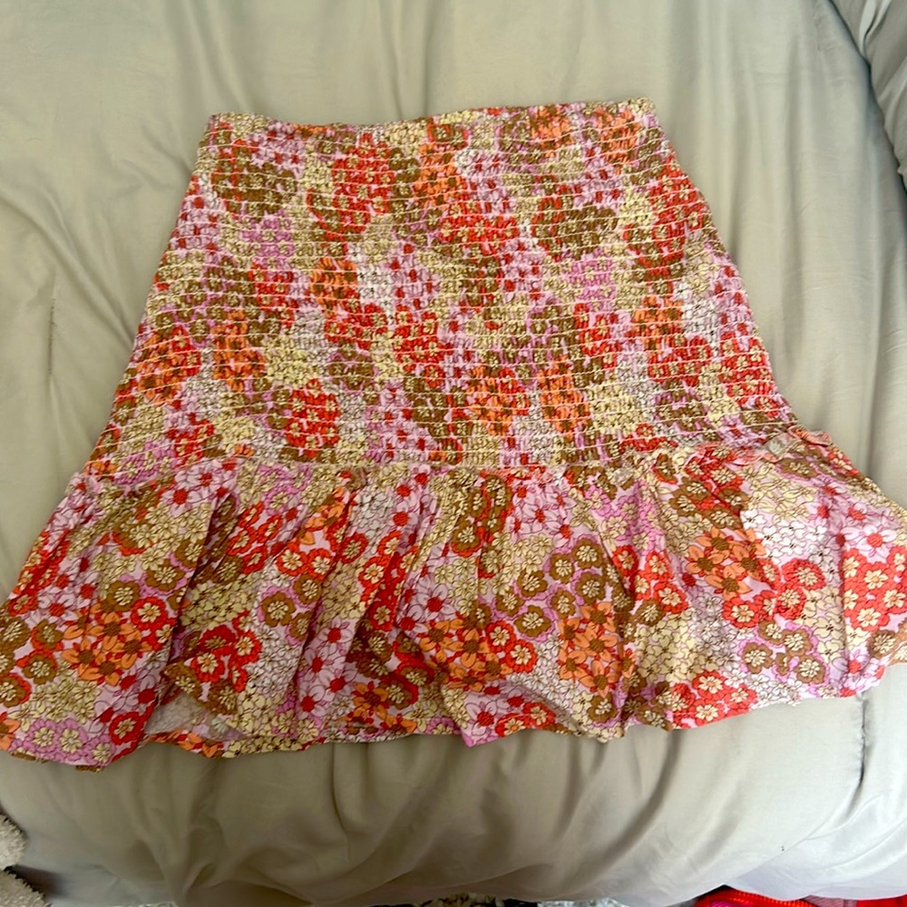 Pretty spring skirt, size small
